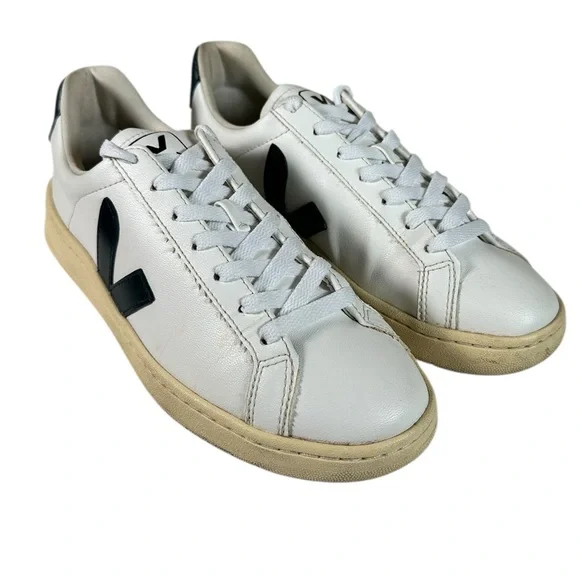 Veja Women’s Urca CWL Casual Sneakers - Picture 2 of 13